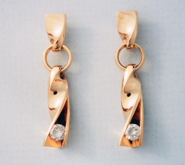 Diamond Dangles in 14 k. y.
