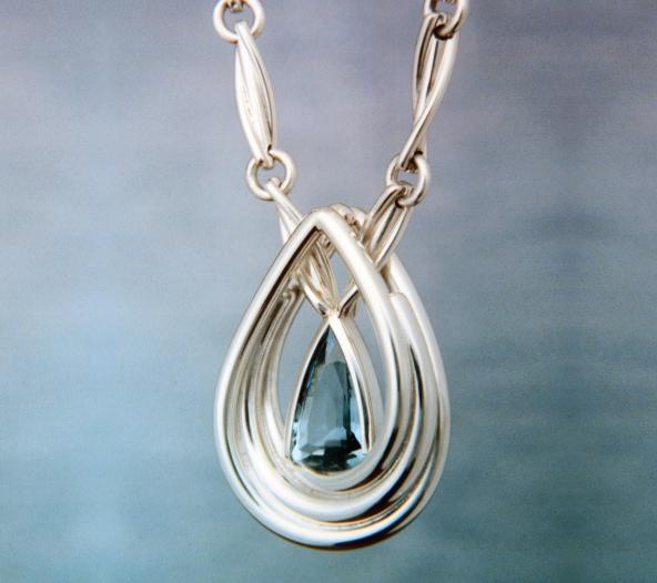 Topaz in Moebius Design