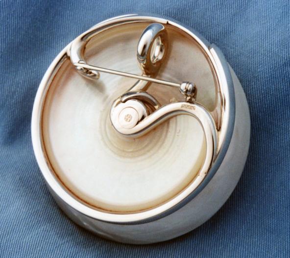 Pearl Peace, Pin / Pendant