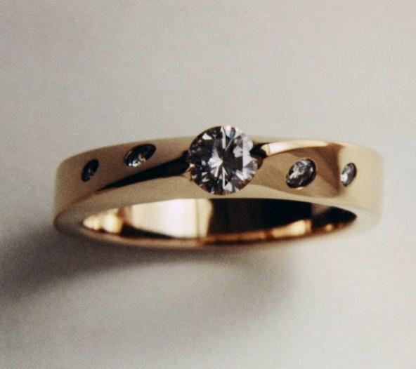 Diamond Ring "continuous surface design"