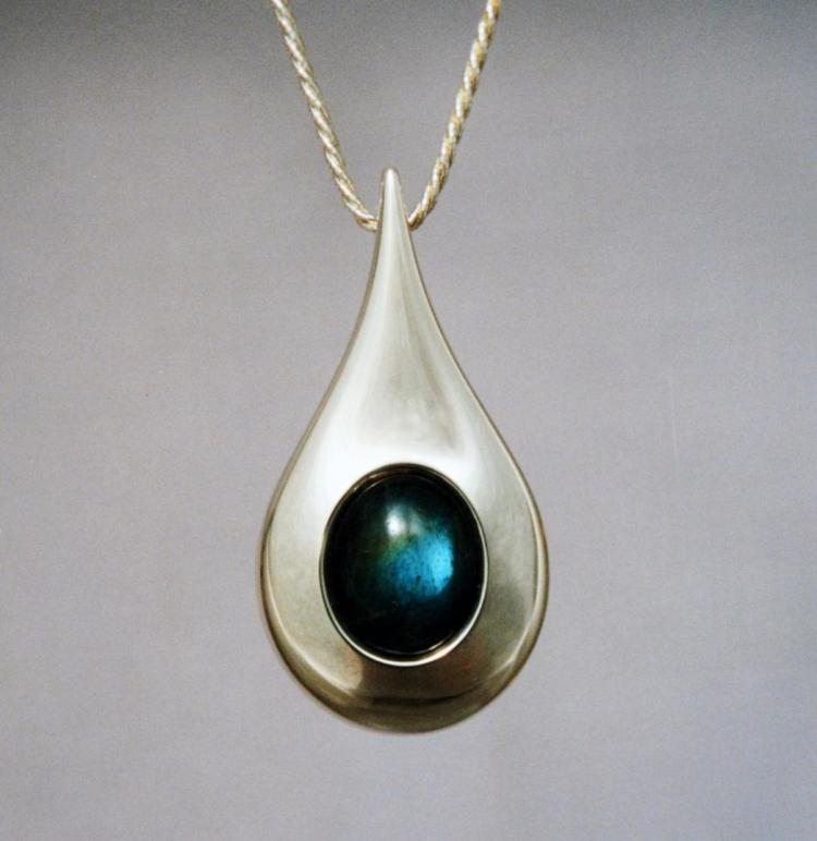 Labradorite in Smooth Setting