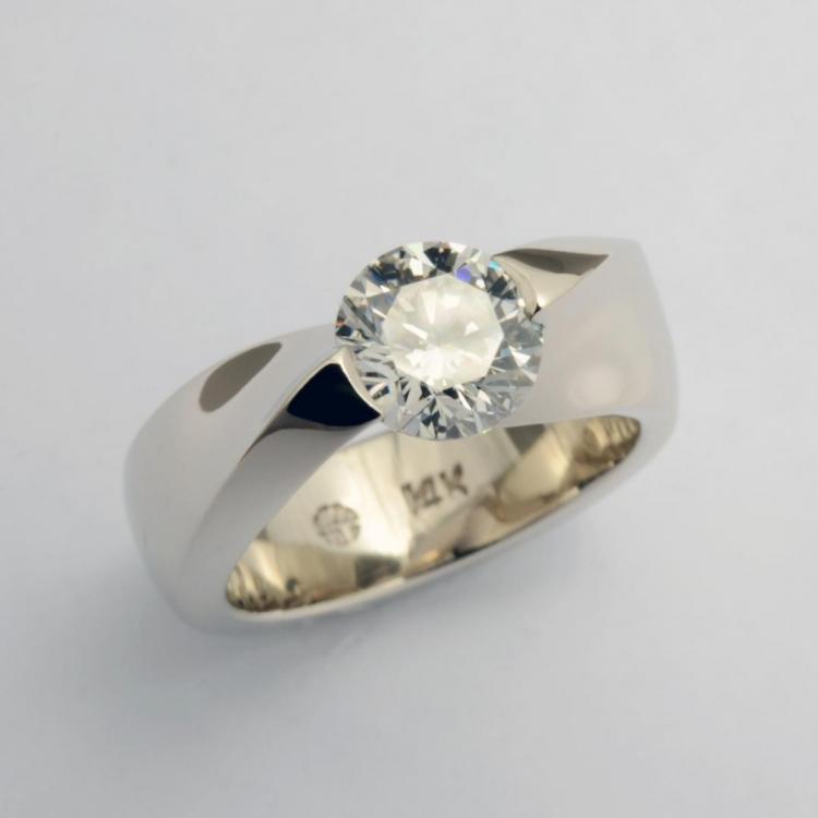 Large Diamond Ring in 14 k. w. gold