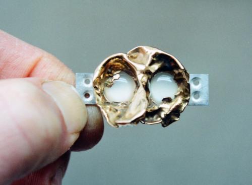 The completed "owl's face" assembly.