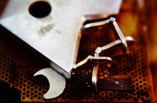 The wings of the third "bird" are ready to be soldered in two places.