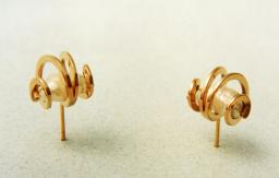 Pearls in 14 k y. Spiral Studs