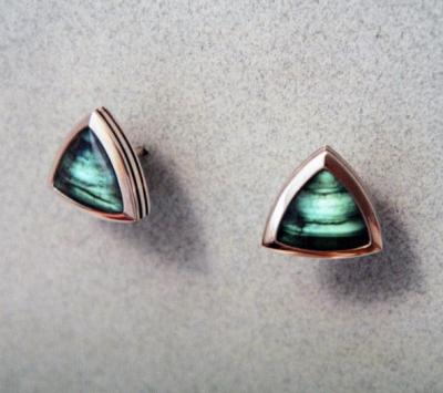 Labradorite, "Bee-hive" Shape with matching earrings