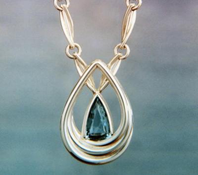 Topaz in Moebius Design