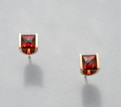 14 k. with Garnets
